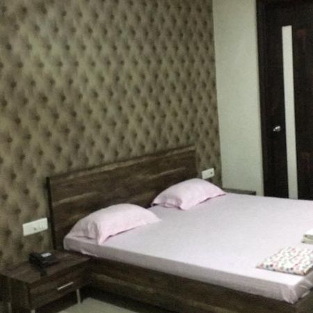 De Agya Paradise Hotel Ludhiana Zewnętrze zdjęcie