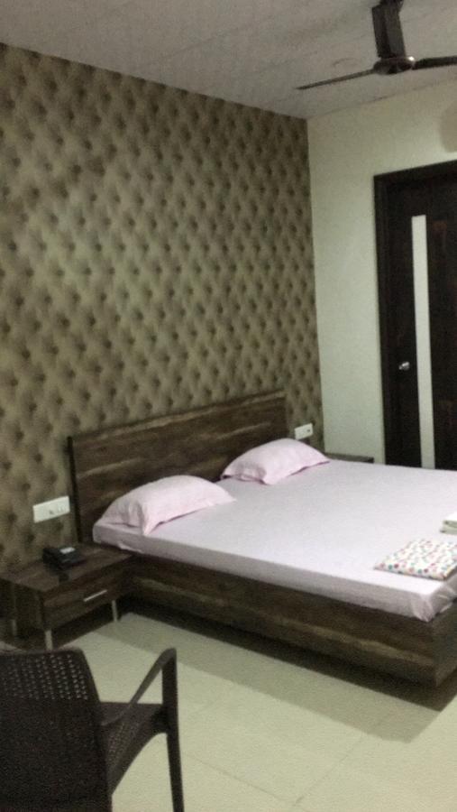 De Agya Paradise Hotel Ludhiana Zewnętrze zdjęcie